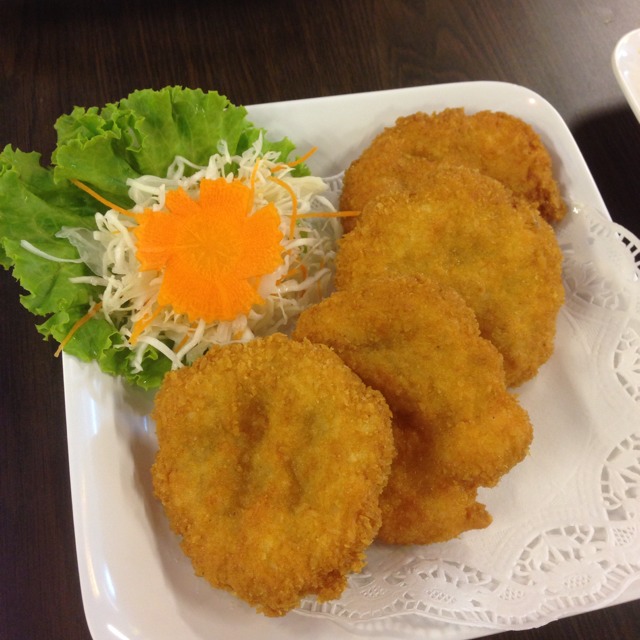 prawn cake at maekhong thai cuisine